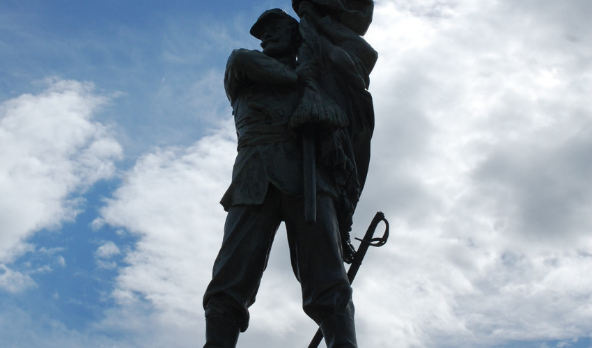 Le soldat de 1870 sur le monument de Paray - ©SMPCB