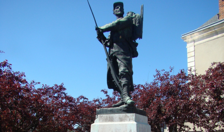 Monument de la guerre de 1870 à Bourbon-Lancy - ©SMPCB 