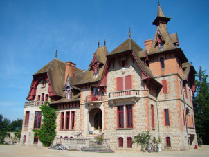 Château de Montrifaut à Issy-l'Evêque