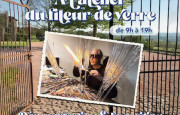 Porte ouverte de l'atelier du fileur de verre